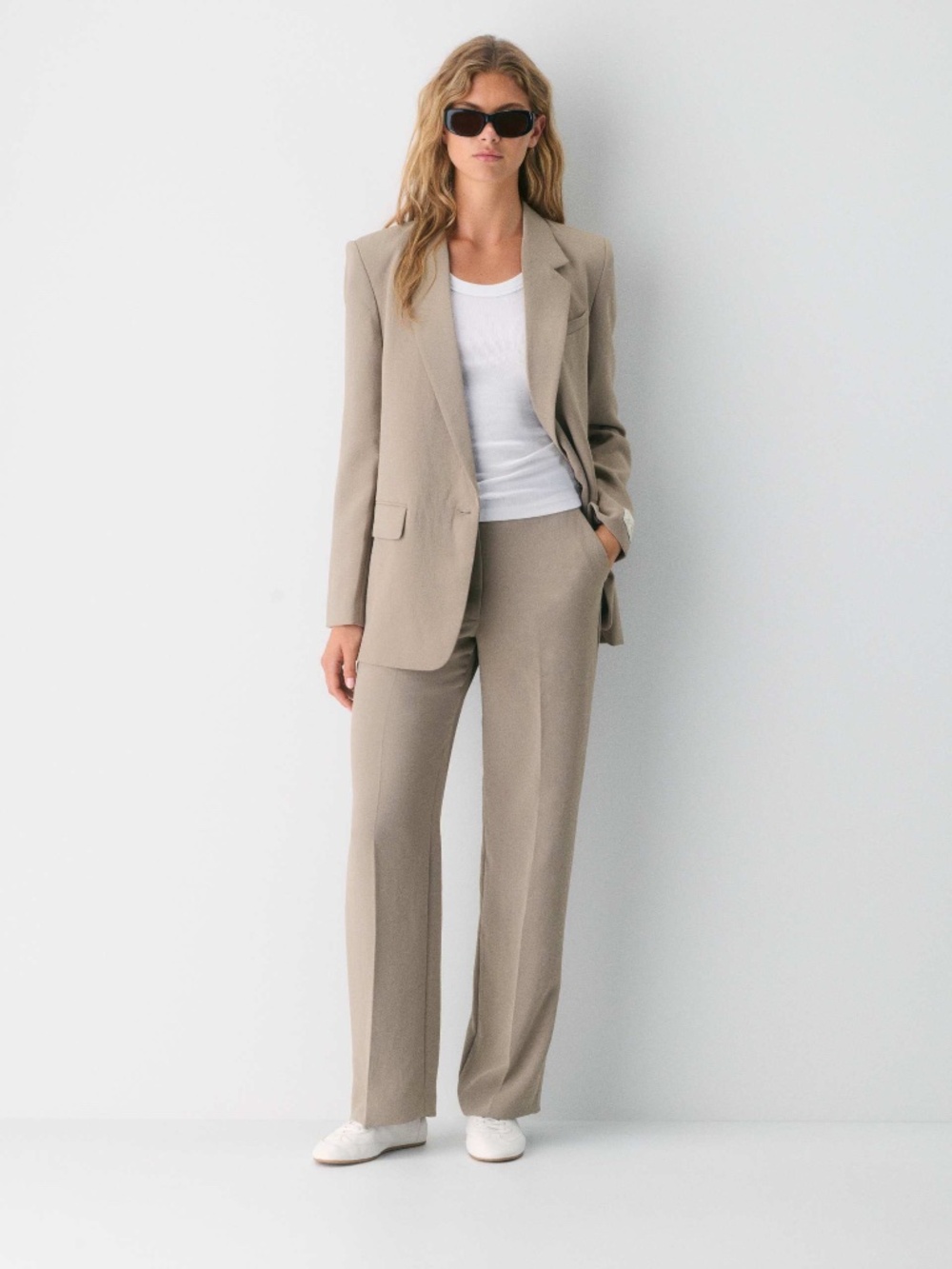 Aritzia Beige Wide-Leg Tailored Trousers